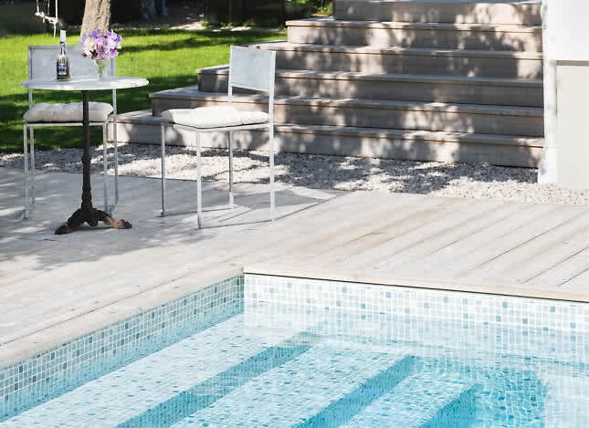 Miljöbild - Pooltrappa eller stege